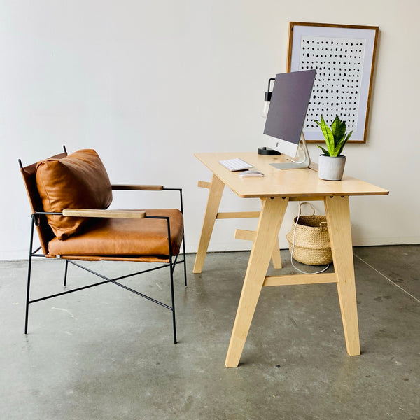 Minimalist Desks and Other Workplace Essentials